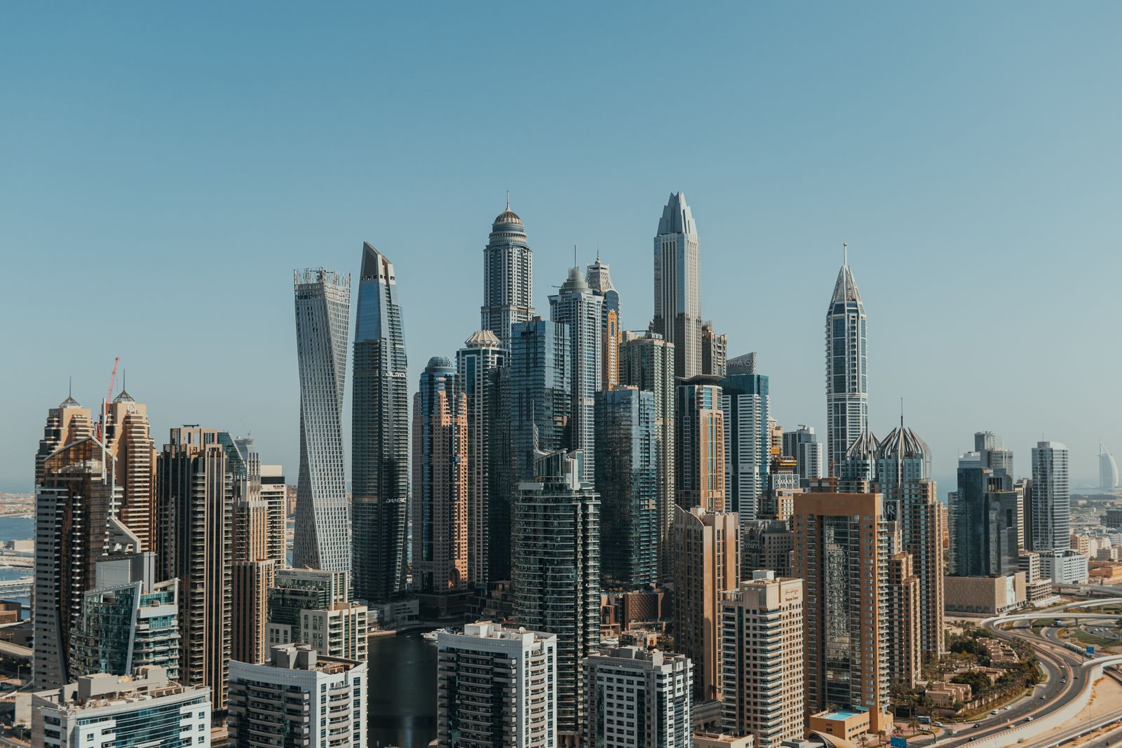 Business Bay vs Downtown Dubai: Smart Investment Choices