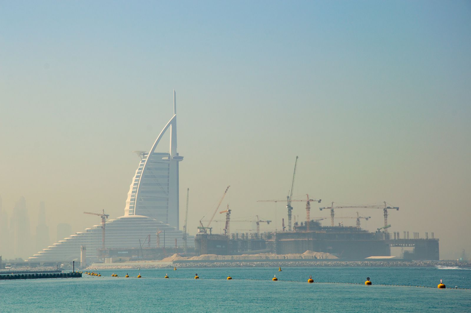 Exploring Average ROI on Dubai Real Estate: Area Insights