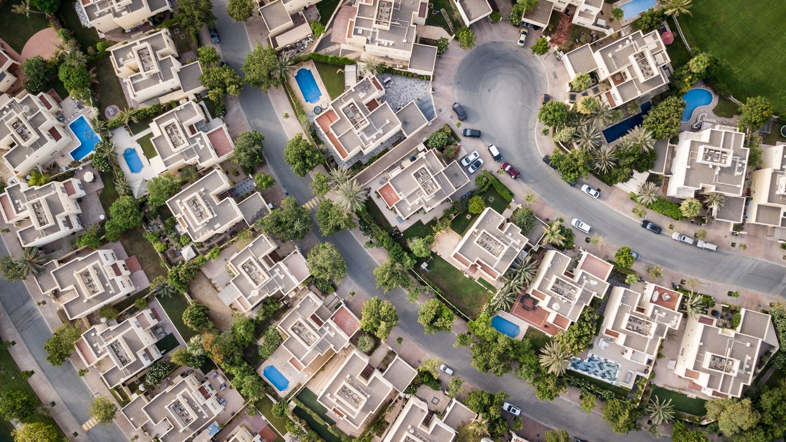 The New Arrivals: How Waves of Relocating Capital Have Quietly Built Dubai’s Buyer Base