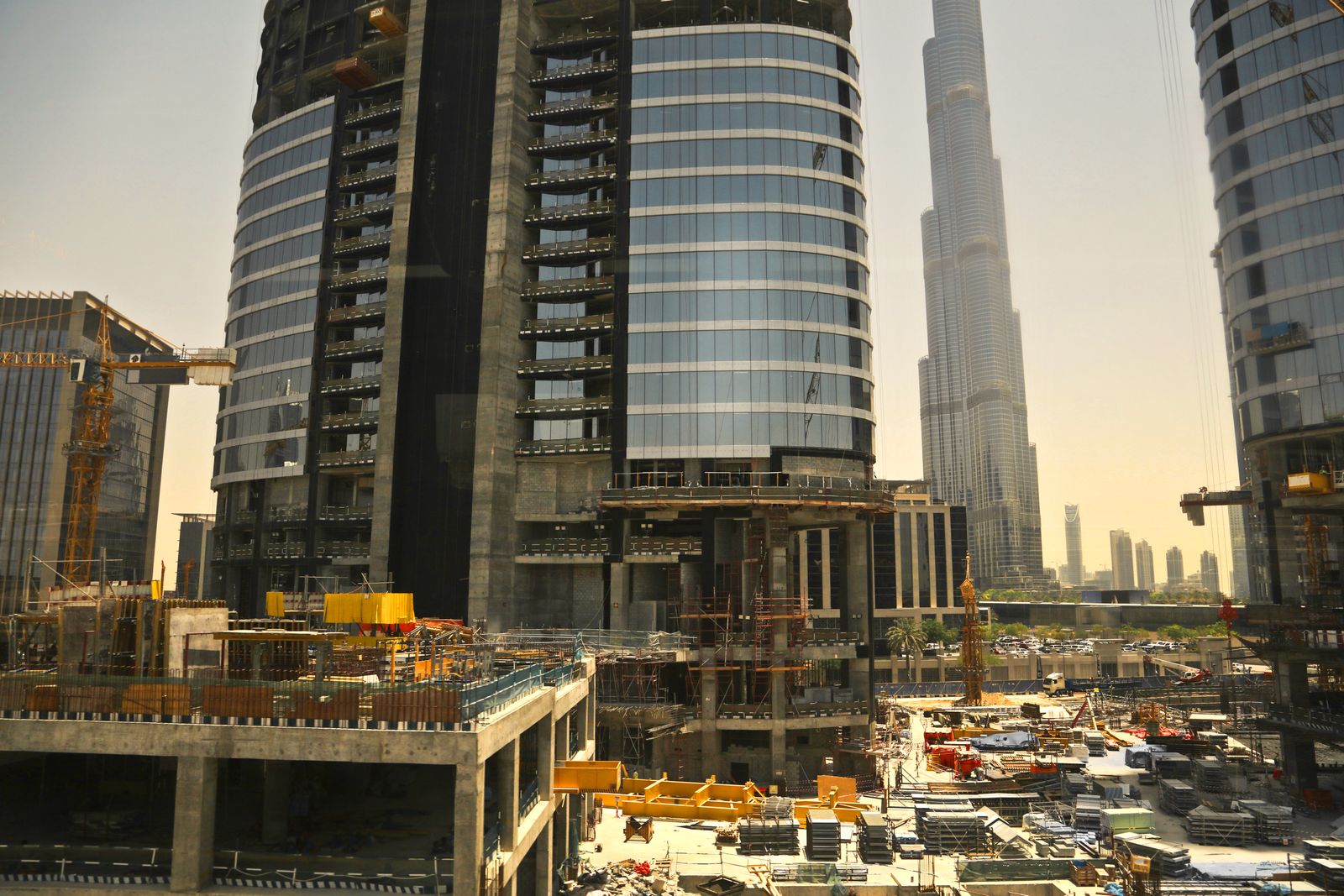 Off-Plan vs. Ready Property in Dubai: A Buyer’s Decision Framework